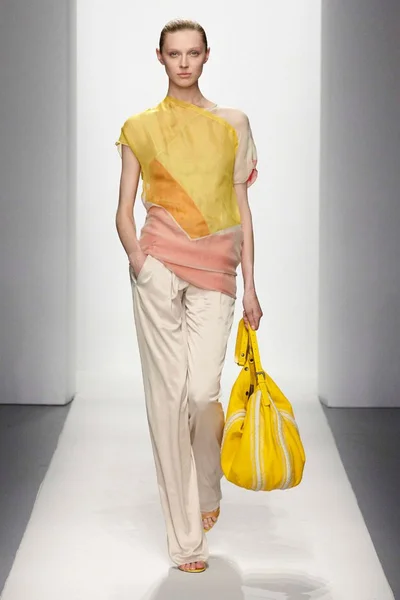 Look 22
